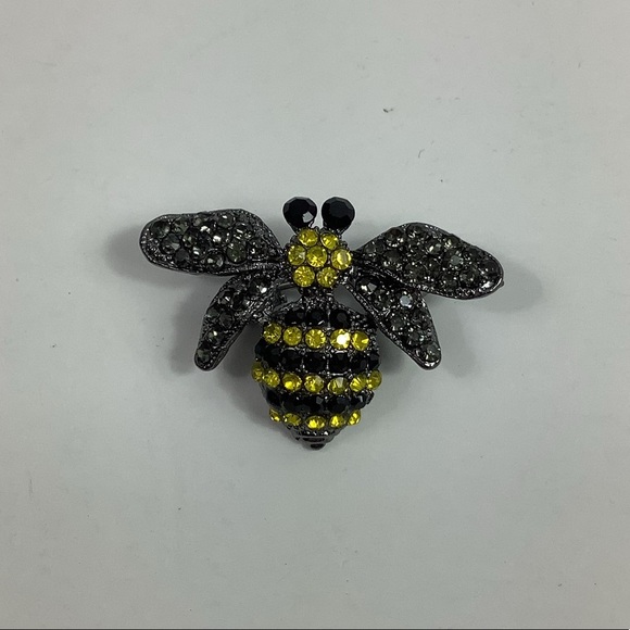 None Jewelry - Bee Pin Brooch New